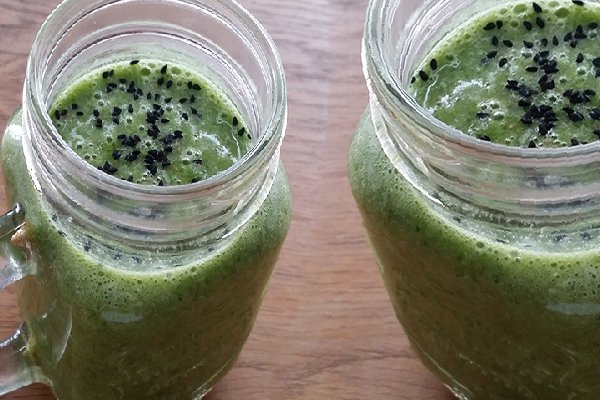 Green smoothie for strengthening immunity